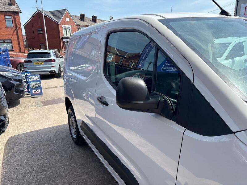 Citroen Berlingo 1.5 Bluehdi 100Ps Van Driver Panel Van Black #46