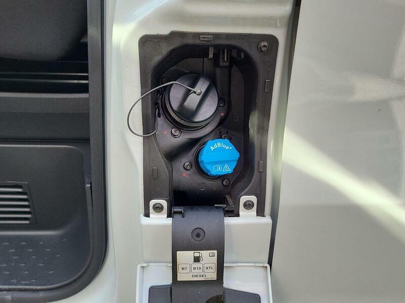 Renault Trafic Ll30 Blue Dci 150 Extra Safety Crew Van White #163