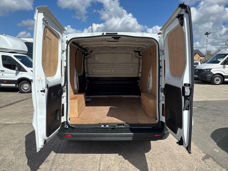 Renault Trafic Ll30 Blue Dci 150 Extra Safety Crew Van White #77
