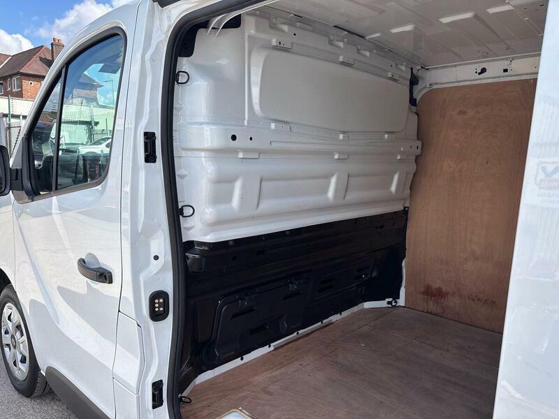 Renault Trafic Ll30 Blue Dci 150 Extra Safety Crew Van White #69