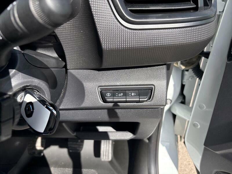 Renault Trafic Ll30 Blue Dci 150 Extra Safety Crew Van White #30