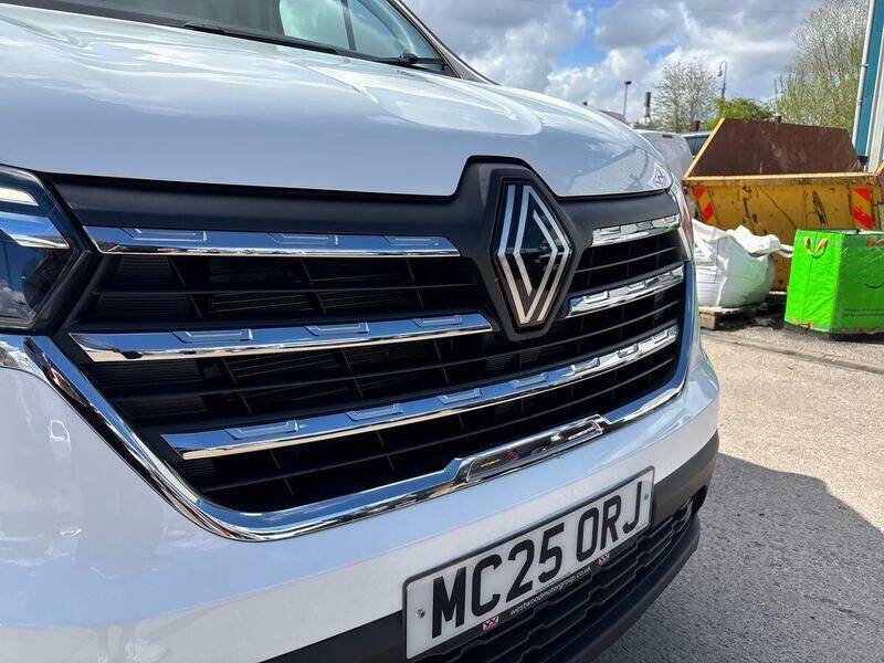 Renault Trafic Ll30 Blue Dci 150 Extra Safety Crew Van White #99