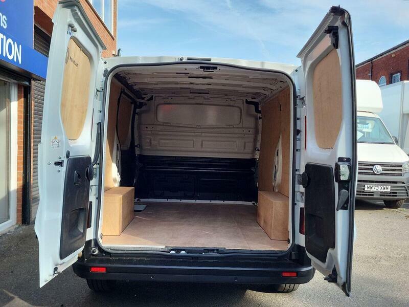 Renault Trafic Ll30 Blue Dci 150 Extra Safety Crew Van White #155