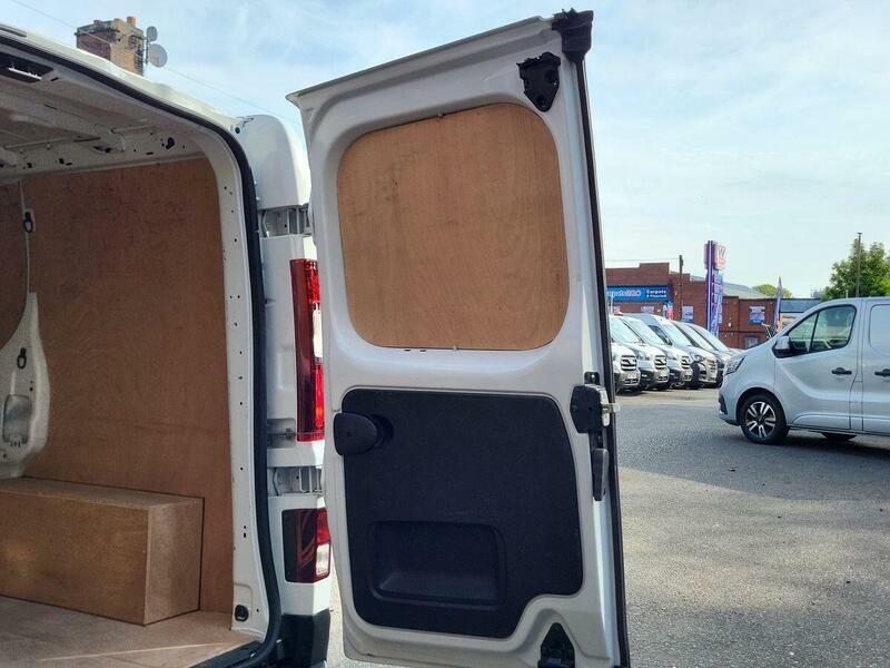 Renault Trafic Ll30 Blue Dci 150 Extra Safety Crew Van White #159