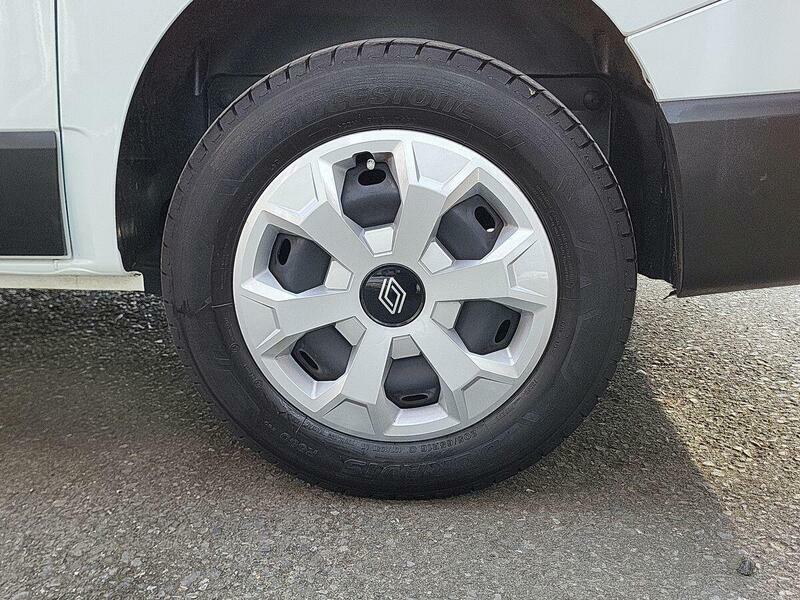 Renault Trafic Ll30 Blue Dci 150 Extra Safety Crew Van White #130