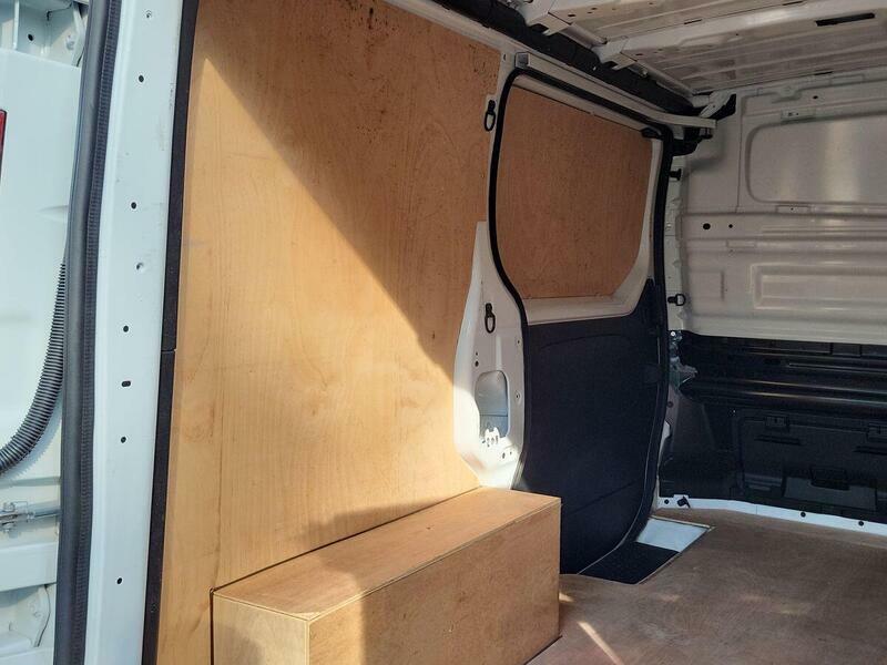 Renault Trafic Ll30 Blue Dci 150 Extra Safety Crew Van White #157
