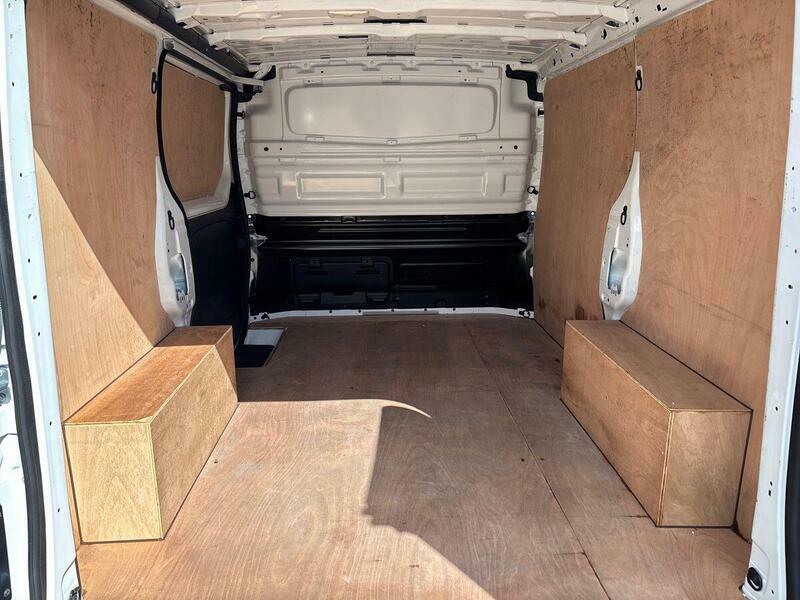 Renault Trafic Ll30 Blue Dci 150 Extra Safety Crew Van White #79