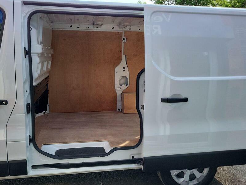 Renault Trafic Ll30 Blue Dci 150 Extra Safety Crew Van White #161