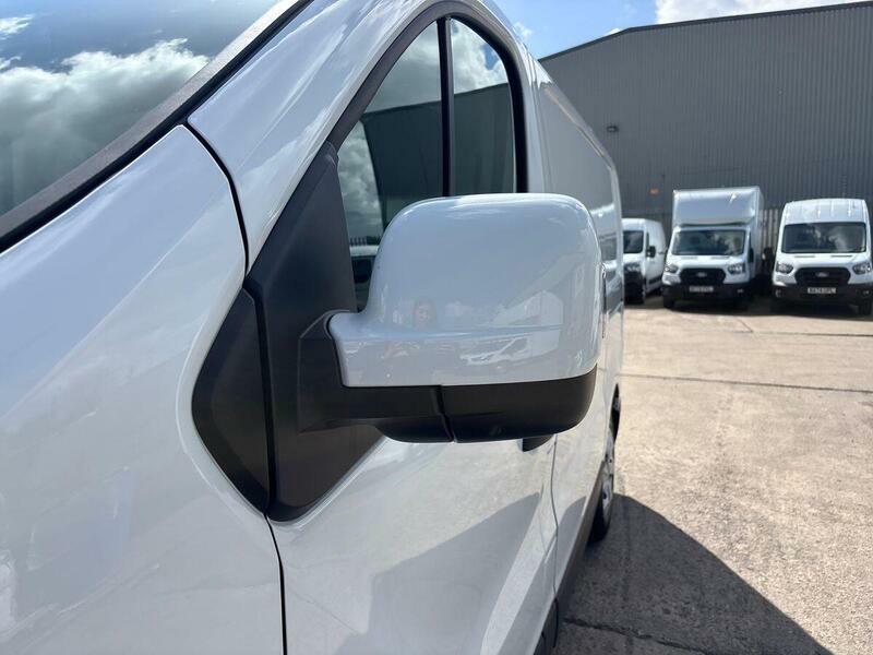 Renault Trafic Ll30 Blue Dci 150 Extra Safety Crew Van White #106