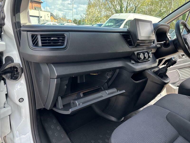 Renault Trafic Ll30 Blue Dci 150 Extra Safety Crew Van White #58