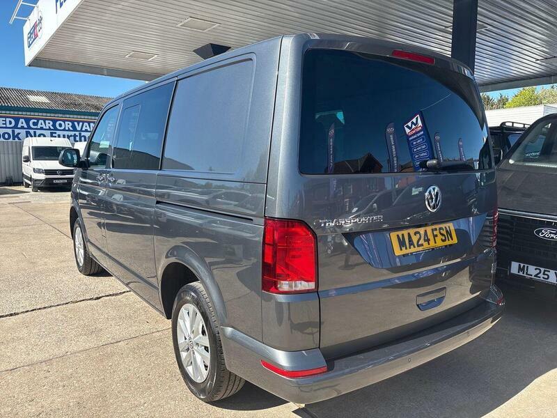 Volkswagen Transporter Highline White #47