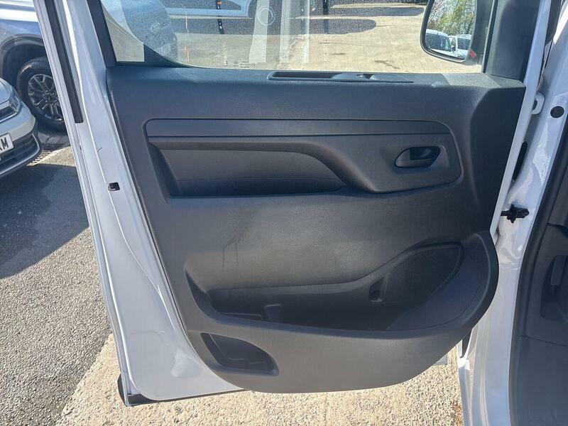 Vauxhall Vivaro Vivaro Panelvan L2 Pro 2.0Td 145 Mt6 Grey #29