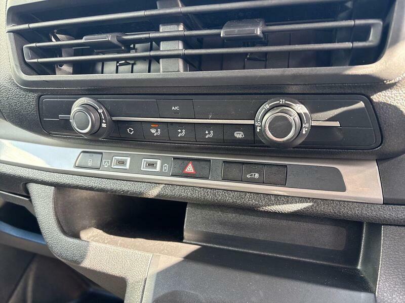Vauxhall Vivaro Vivaro Panelvan L2 Pro 2.0Td 145 Mt6 Grey #61