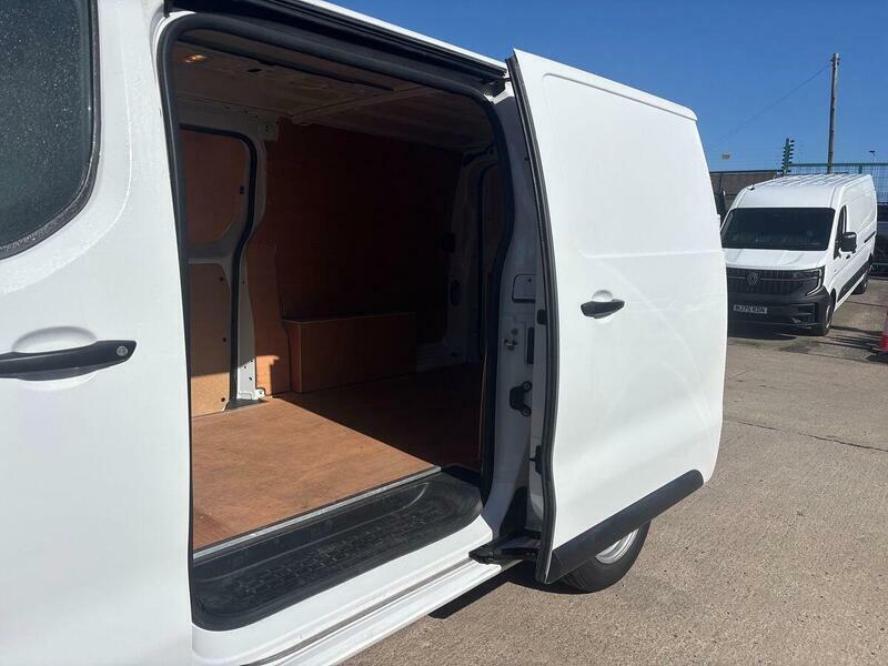 Vauxhall Vivaro Vivaro Panelvan L2 Pro 2.0Td 145 Mt6 Grey #24