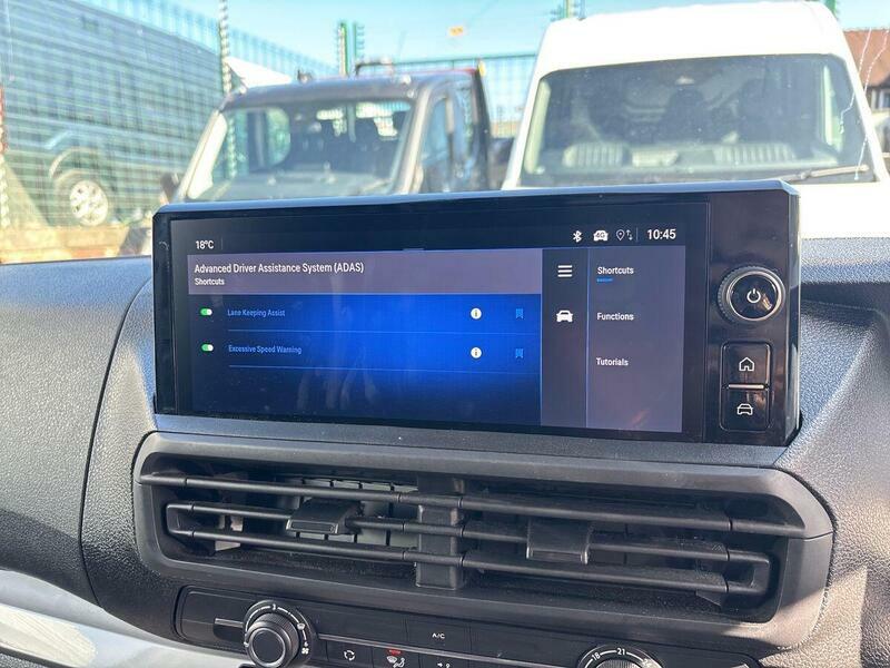 Vauxhall Vivaro Vivaro Panelvan L2 Pro 2.0Td 145 Mt6 Grey #68