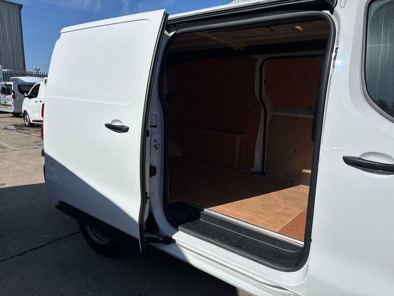 Vauxhall Vivaro Vivaro Panelvan L2 Pro 2.0Td 145 Mt6 Grey #43