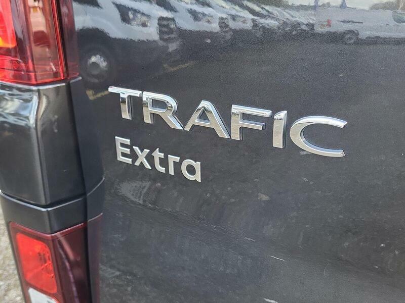 Renault Trafic Sl30 Blue Dci 150 Extra Sport Van White #106
