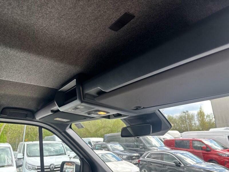 Renault Master Lm35 Blue Dci 130 Advance Medium Roof Van White #154