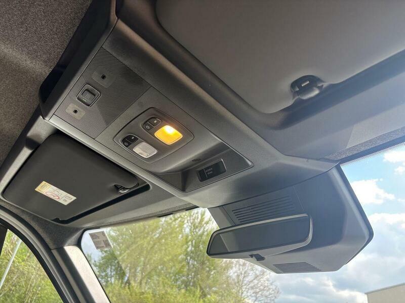 Renault Master Lm35 Blue Dci 130 Advance Medium Roof Van White #156