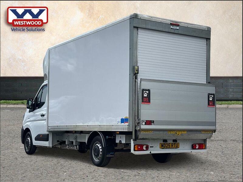 Renault Master Lm35 Blue Dci 130 Advance Medium Roof Van White #134