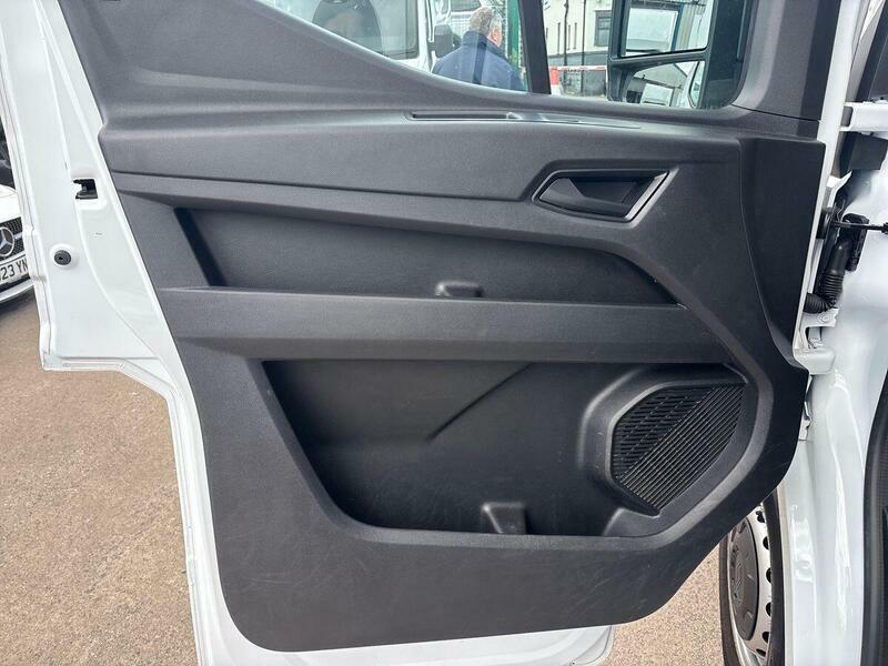 Renault Master Lm35 Blue Dci 130 Advance Medium Roof Van White #53