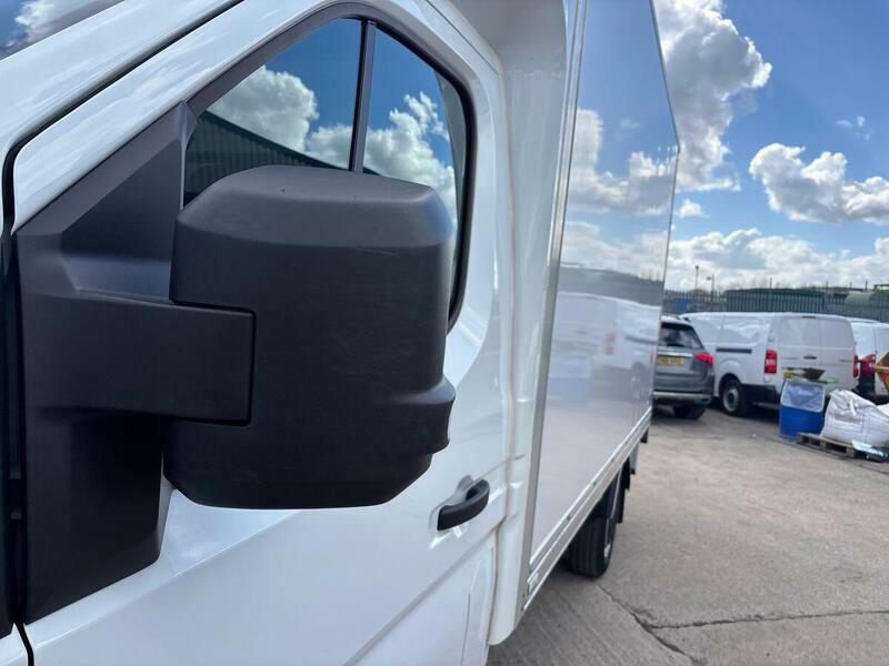 Renault Master Lm35 Blue Dci 130 Advance Medium Roof Van White #75