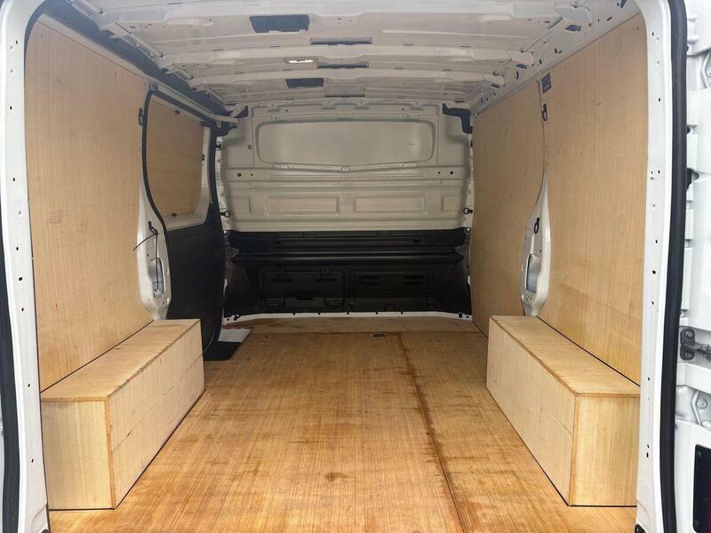 Renault Trafic Sl30 Blue Dci 130 Advance Safety Van White #84
