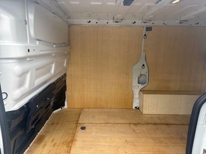 Renault Trafic Sl30 Blue Dci 130 Advance Safety Van White #80