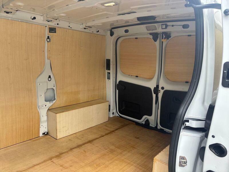 Renault Trafic Sl30 Blue Dci 130 Advance Safety Van White #81
