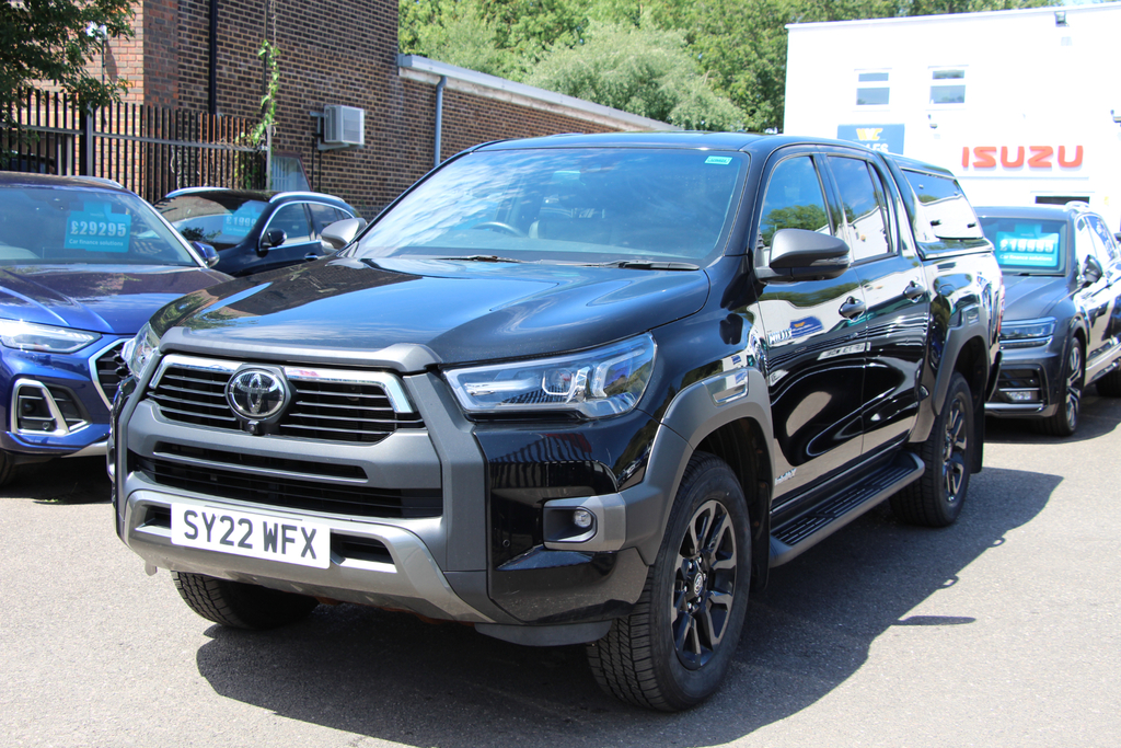 Toyota HILUX D-4d Invincible X Double Cab 4Wd 204 1 Owner, G  #3