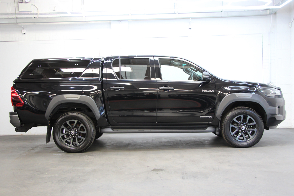 Toyota HILUX D-4d Invincible X Double Cab 4Wd 204 1 Owner, F #3