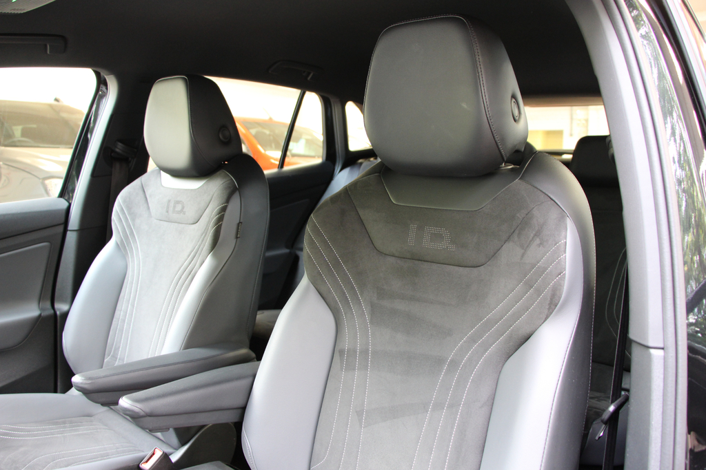 Volkswagen ID.4 Pro 77Kwh Life Edition Suv 174 Finance From 8.9 BF73PLX #3
