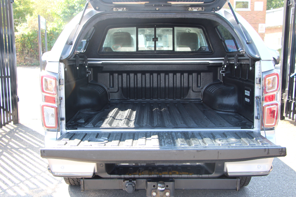 Isuzu D-Max 1.9 Dl20 Double Cab 4X4 Grey #9