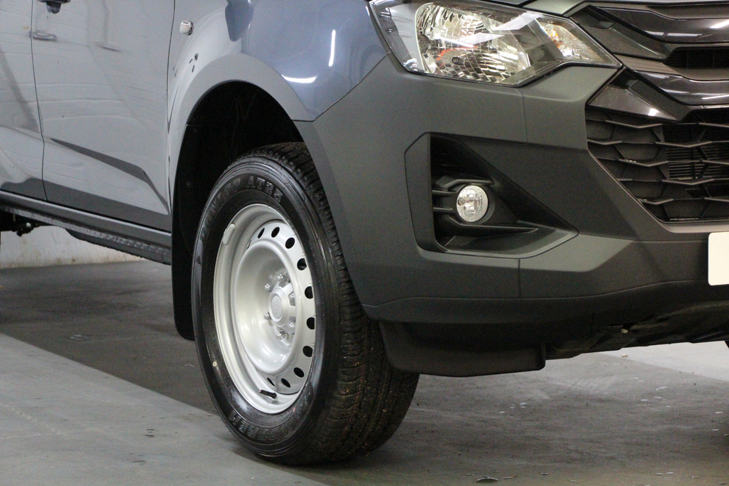 Isuzu D-Max 1.9 Dl20 Double Cab 4X4 - 2025 75 Silver #10