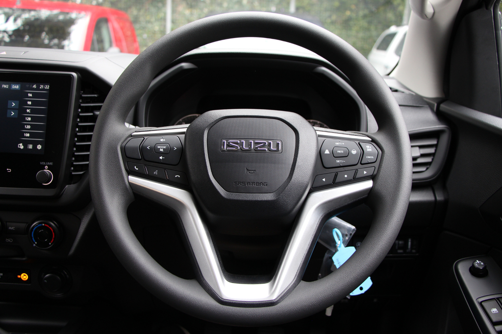Isuzu D-Max 1.9 Dl20 Double Cab 4X4 - 2025 75 Silver #19