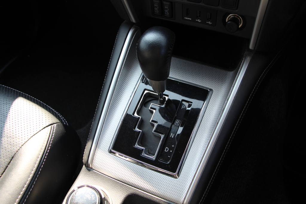 Mitsubishi L200 Di-d Dc Barbarian Blue #12