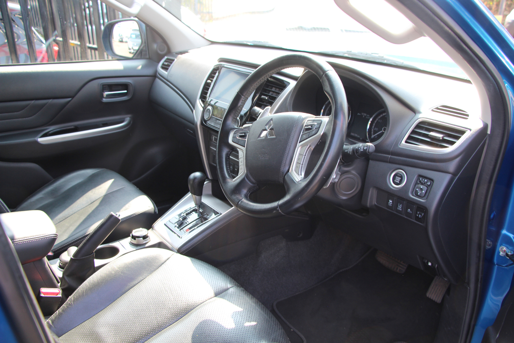 Mitsubishi L200 Di-d Dc Barbarian Blue #9