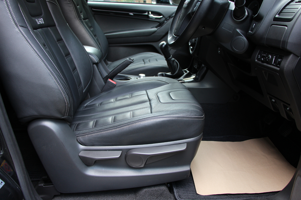 Isuzu D-Max Dcb 4X4 Pick Up Truckman Top White #25