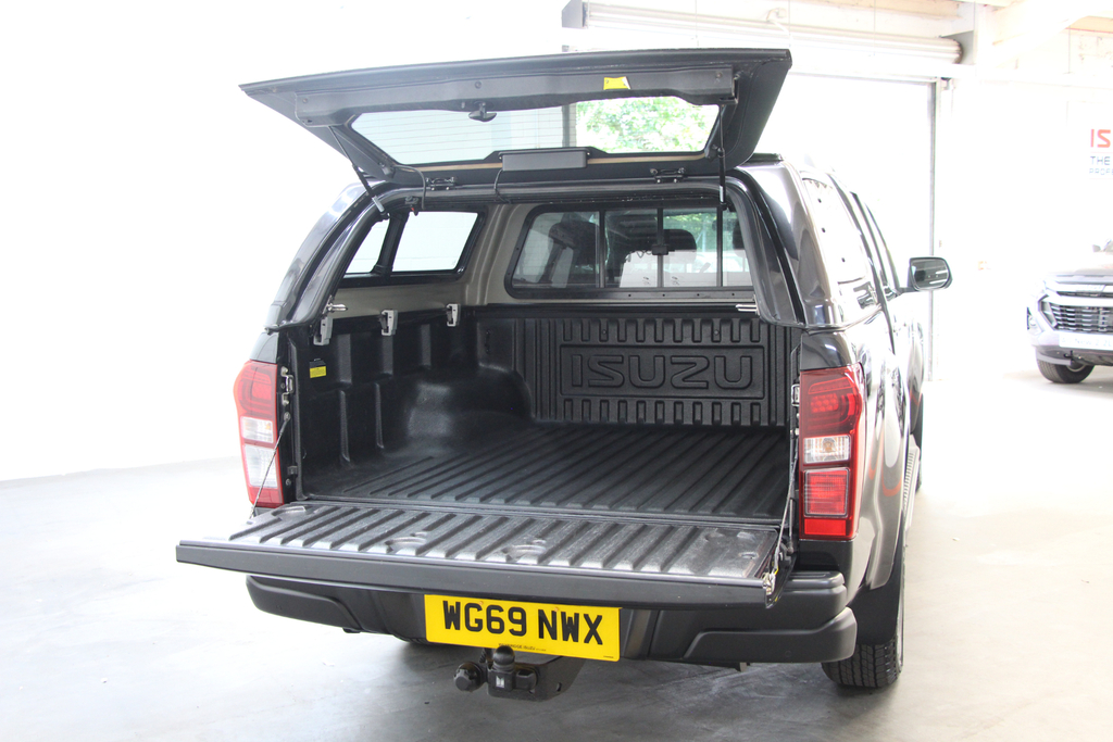 Isuzu D-Max Dcb 4X4 Pick Up Truckman Top White #8
