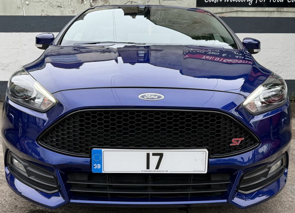 Ford Focus Hatchback Blue #2