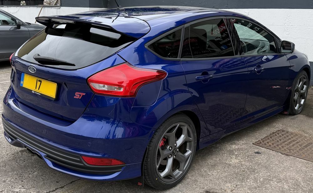 Ford Focus Hatchback Blue #6