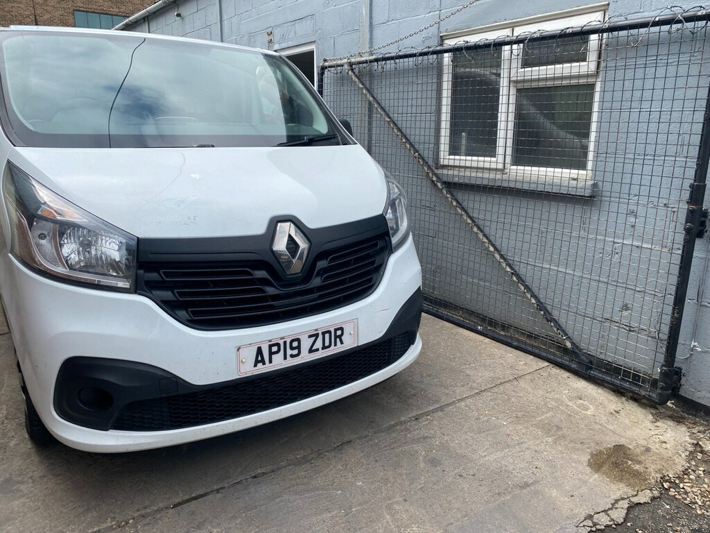 Renault Trafic Sl27 Energy Dci 125 Business Van White #2