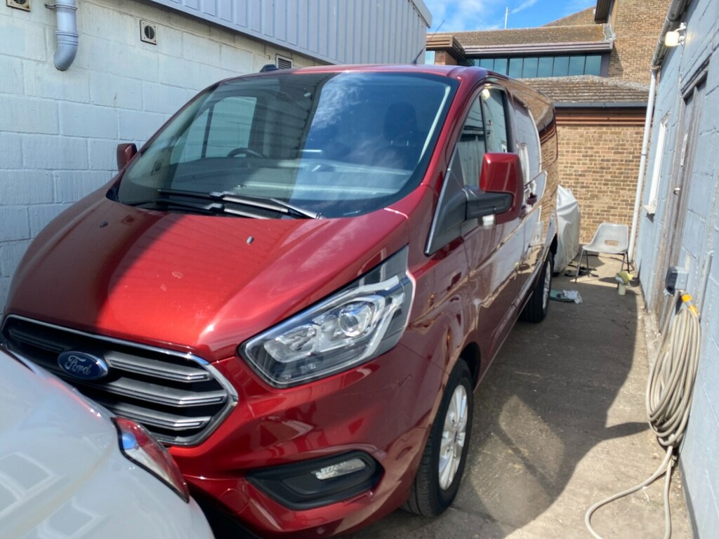 Ford Transit Custom 2.0 Ecoblue 130Ps Low Roof Limited Van Red