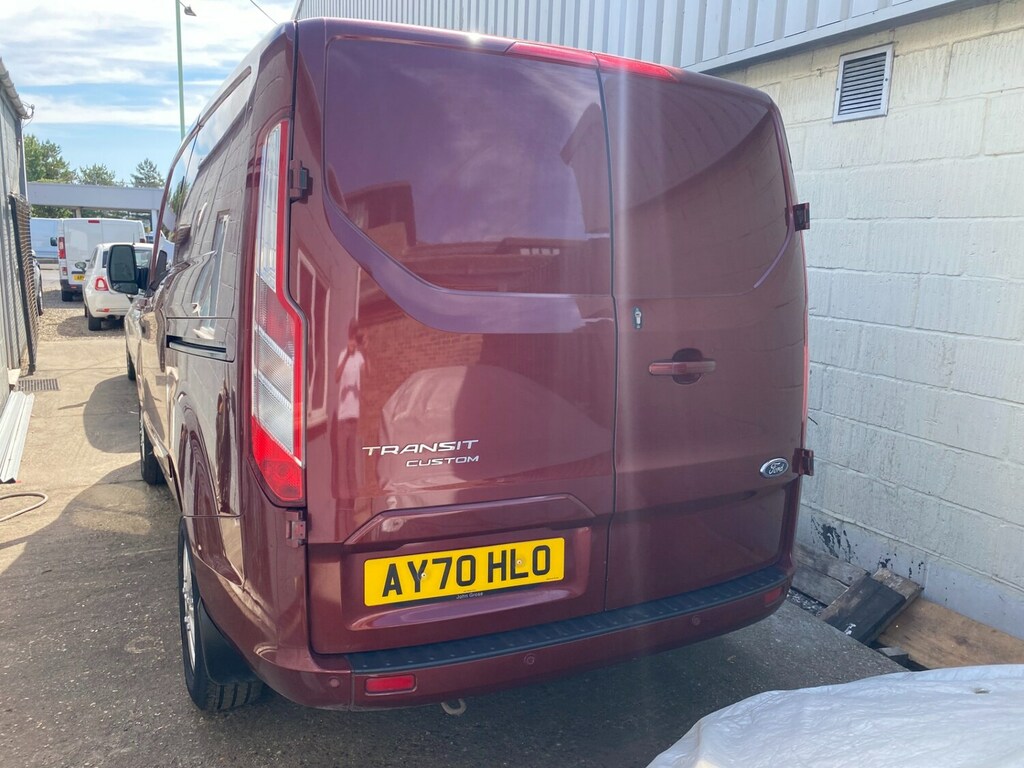 Ford Transit Custom 2.0 Ecoblue 130Ps Low Roof Limited Van Red #2