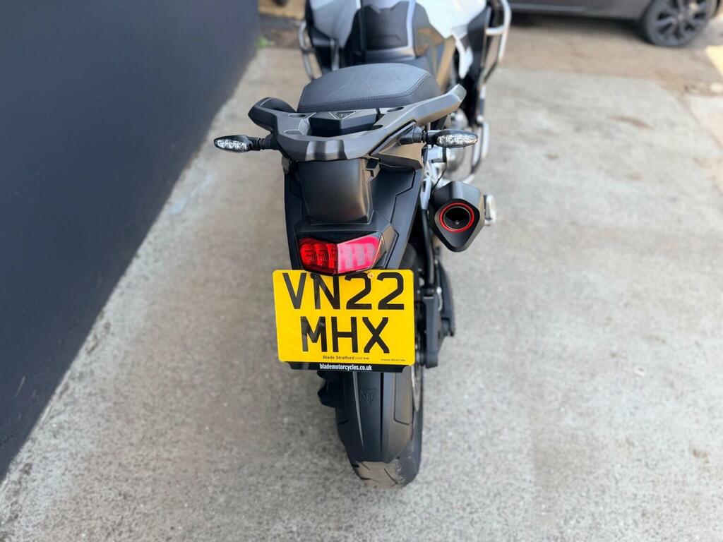 Triumph Sports Gold #10