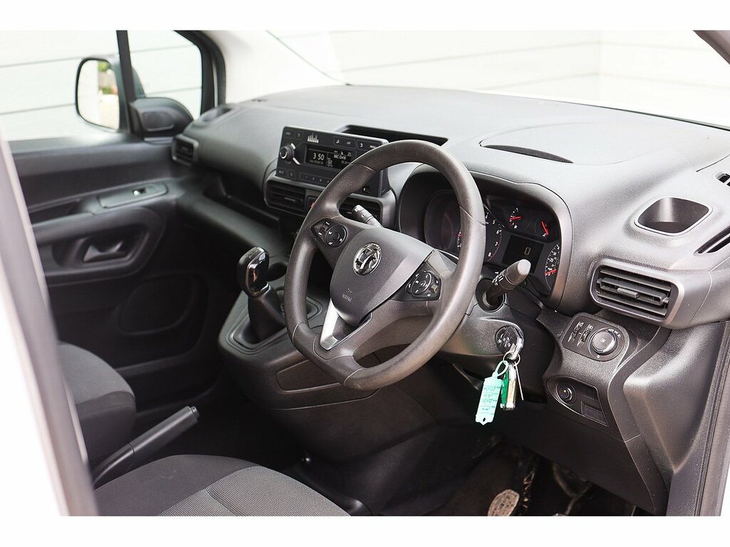 Vauxhall Combo Turbo D 2300 Sportive DS20EUA White #2