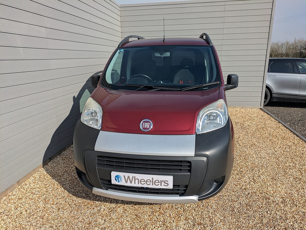 Fiat Fiorino 16V Multijet Combi Adventure Red #4