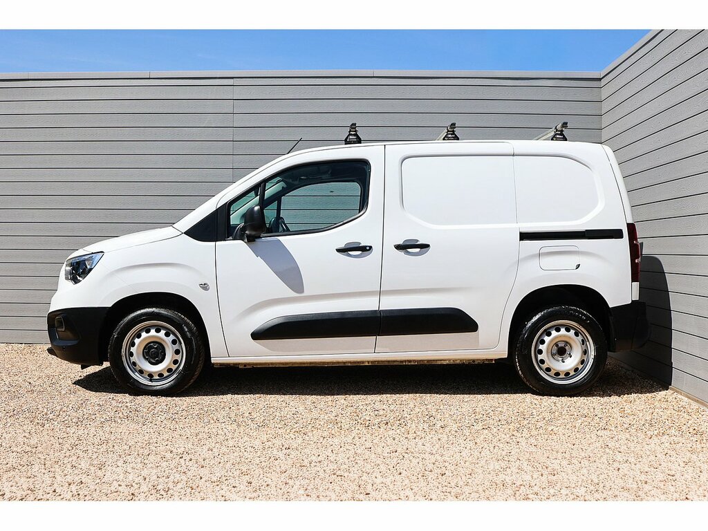 Vauxhall Combo Turbo D 2300 Dynamic White #5