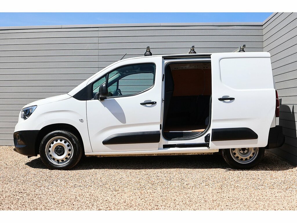 Vauxhall Combo Turbo D 2300 Dynamic White #6