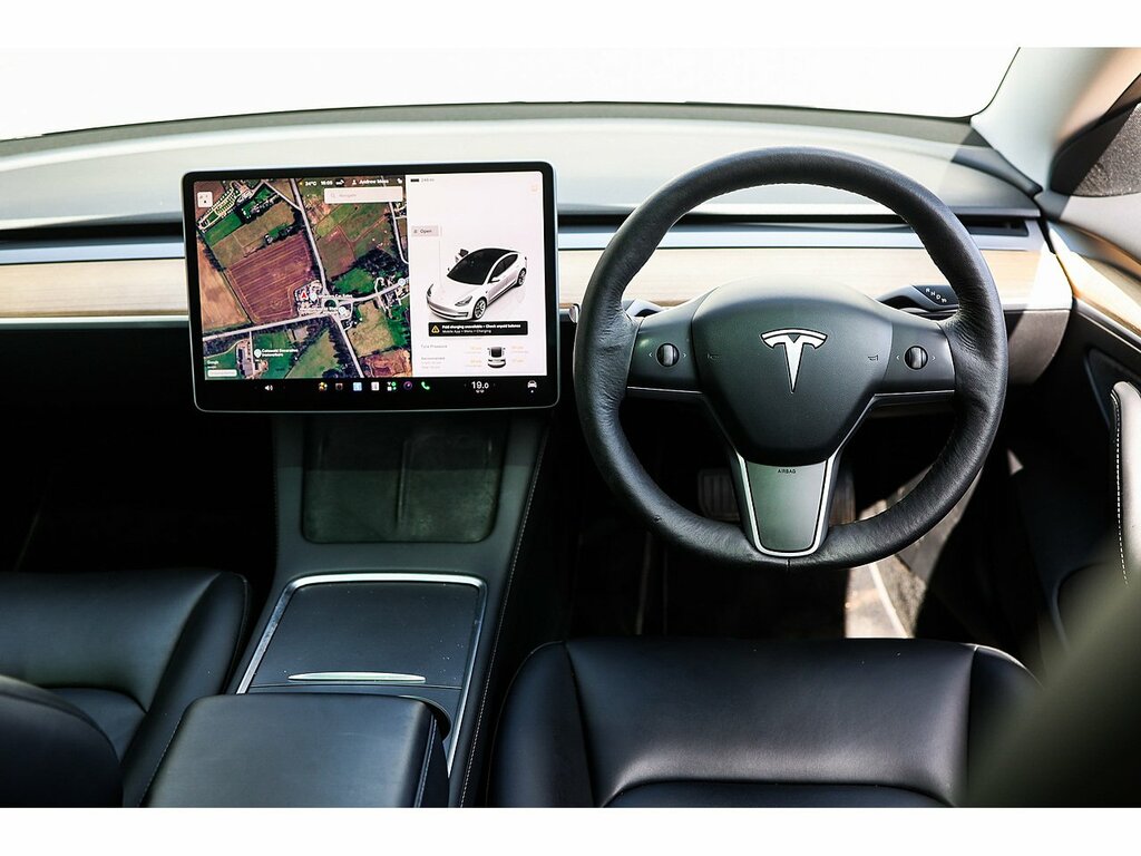 Tesla Model 3 Saloon LB72XYA White #2